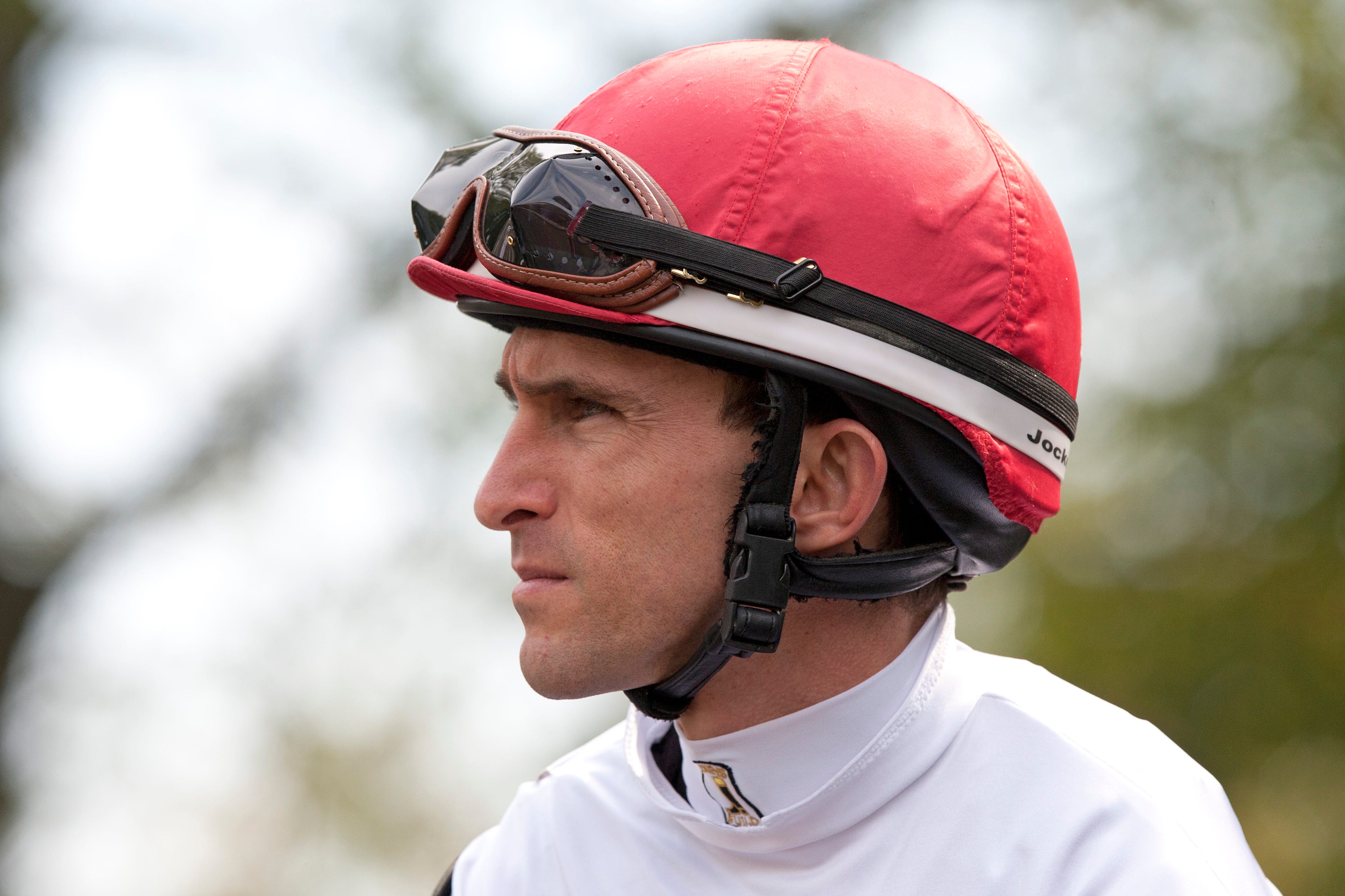 Ramon Dominguez retires as jockey due to injuries from spill